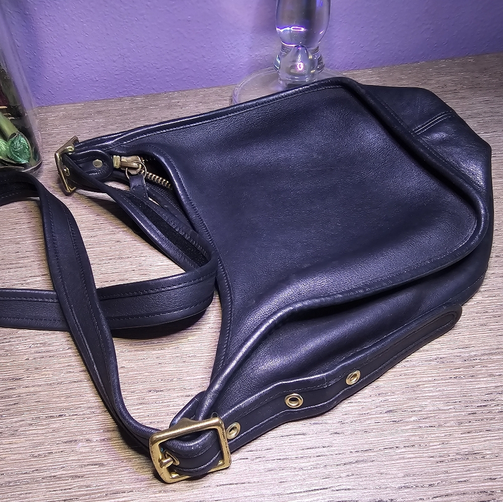 Vintage 90s Coach Leather Shoulder Bag